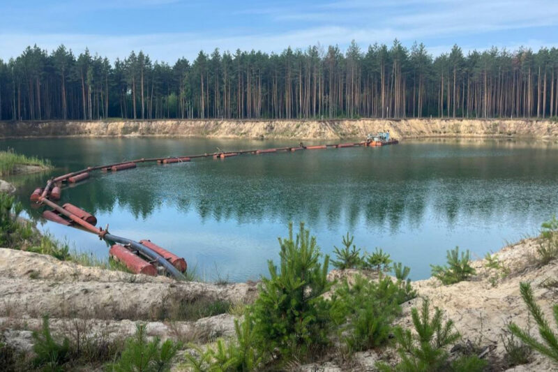 Директора компанії підозрюють у незаконному видобутку піску