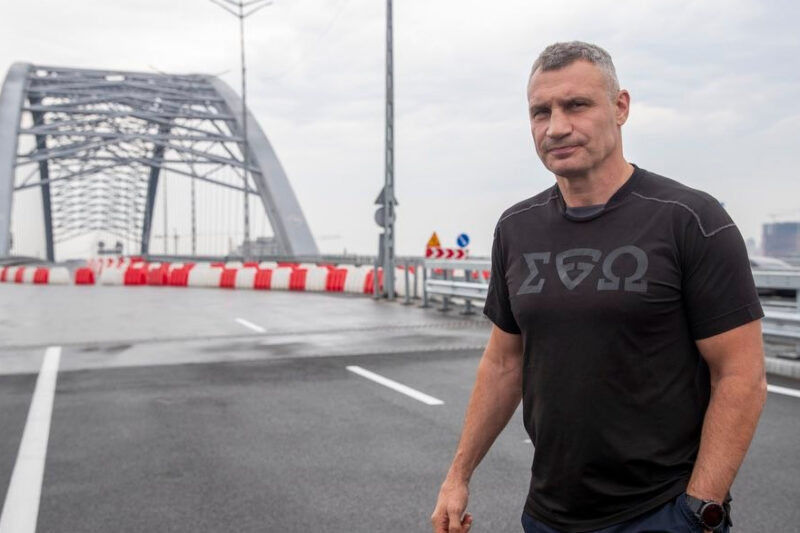 Подільський мостовий перехід у Києві відкриють 23 серпня