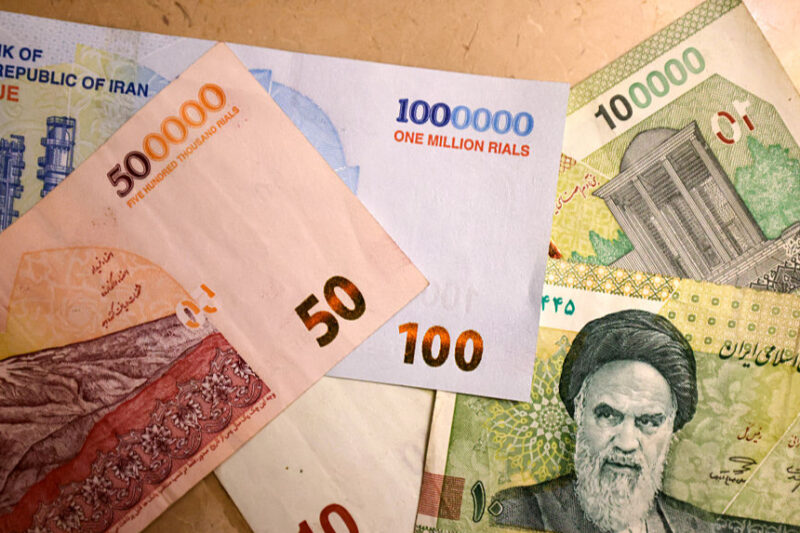 Іран планує прибрати чотири нулі з ріала