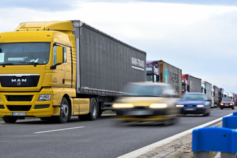 Зростання продажів нових комерційних авто в Україні