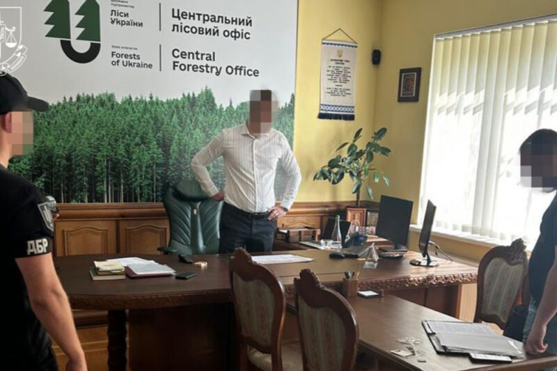Начальника лісництва підозрюють у корупції