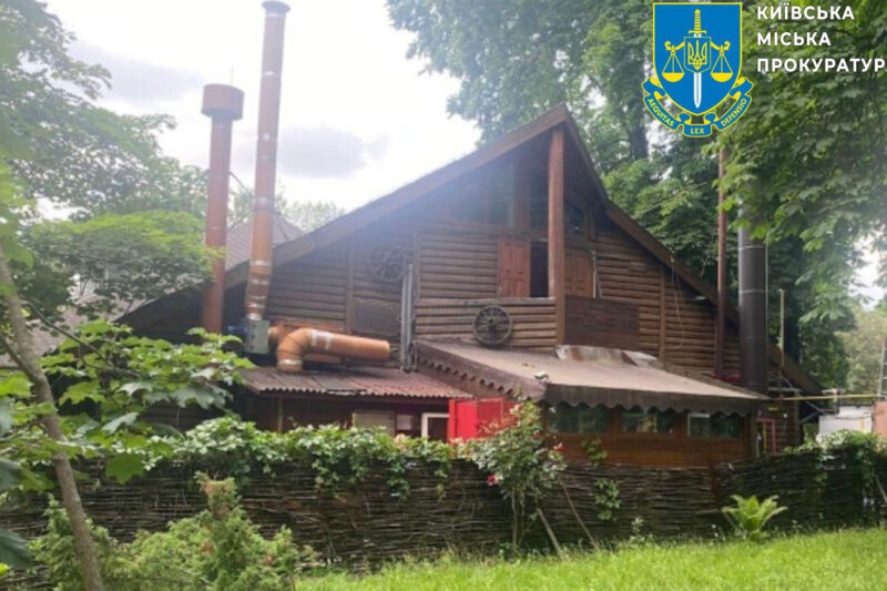 Прокуратура Києва вимагає знести ресторан у парку Шевченка