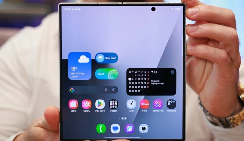 Samsung висміює Apple у новому рекламному ролику