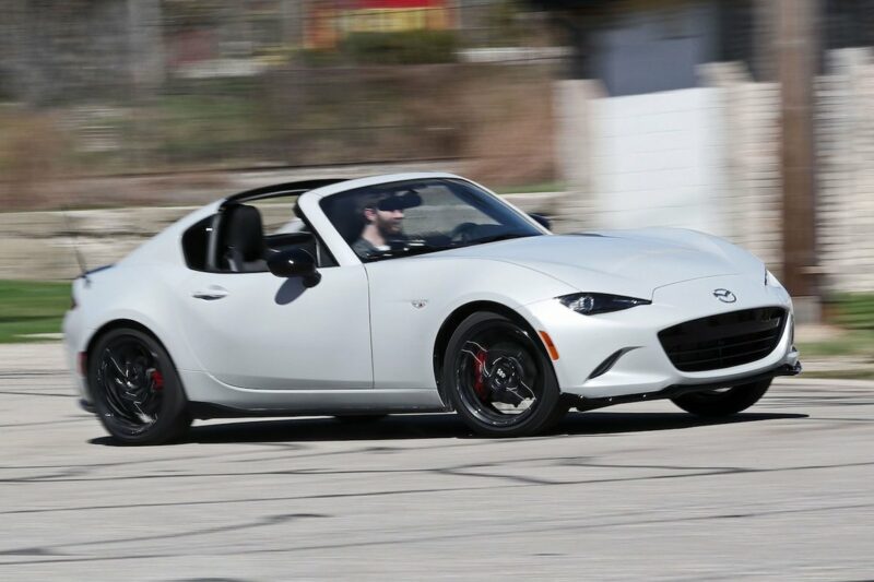 Попит на кабріолети в Україні: емоції та статус