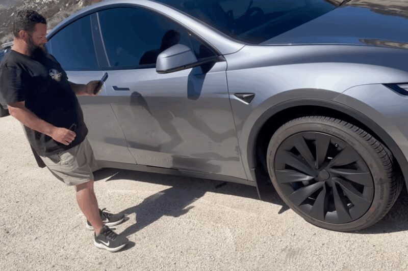 Експеримент Tesla: поїздка на автопілоті закінчилася ДТП