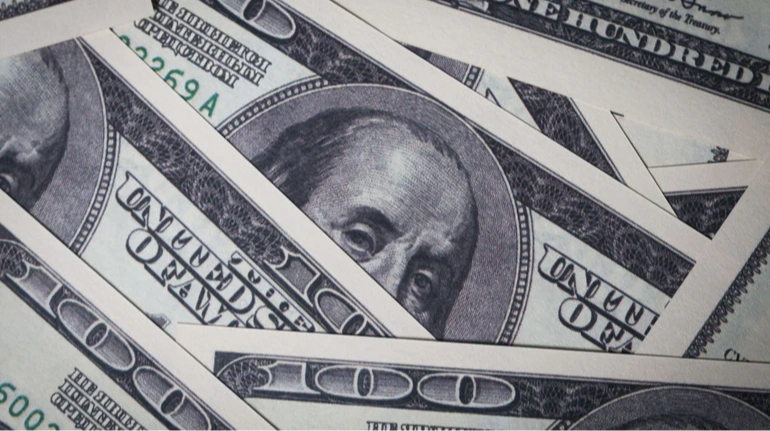Росіяни активніше купують готівкову валюту: що відбувається?
