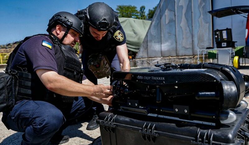 ДСНС отримала підводні дрони Deep Tracker для рятувальних робіт