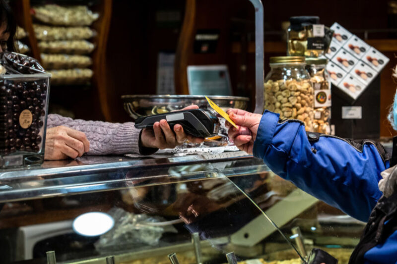Витрати через РРО/ПРРО зросли на 28,4% у серпні