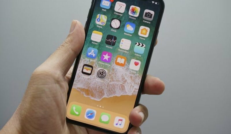 Чи готові власники iPhone перейти на складні смартфони?