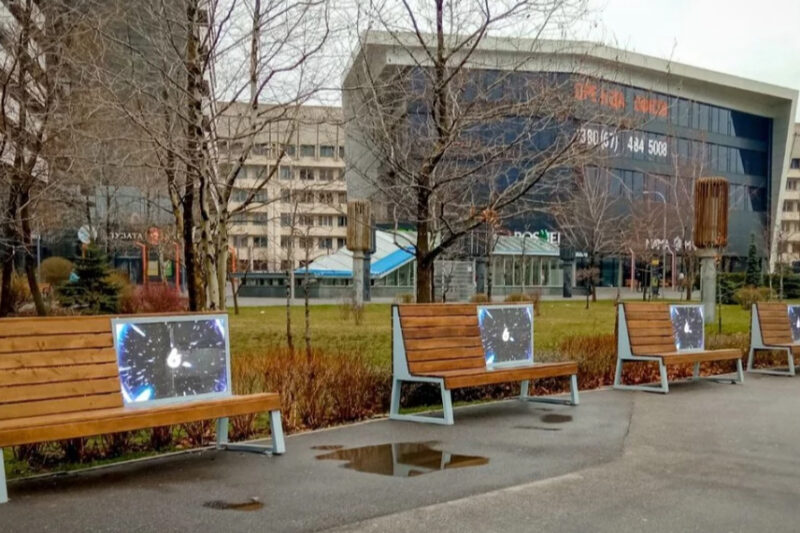 У Києві встановлять 120 лав з рекламними екранами
