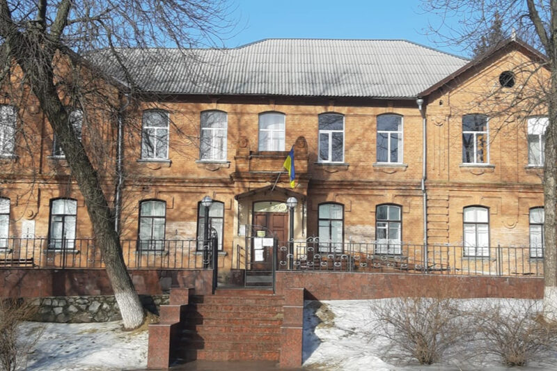 Суд визнав недійсним пункт договору з ТОВ “КропСпецтранс”
