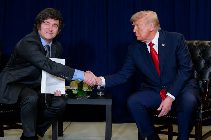 США ведуть переговори з Аргентиною про валютну підтримку