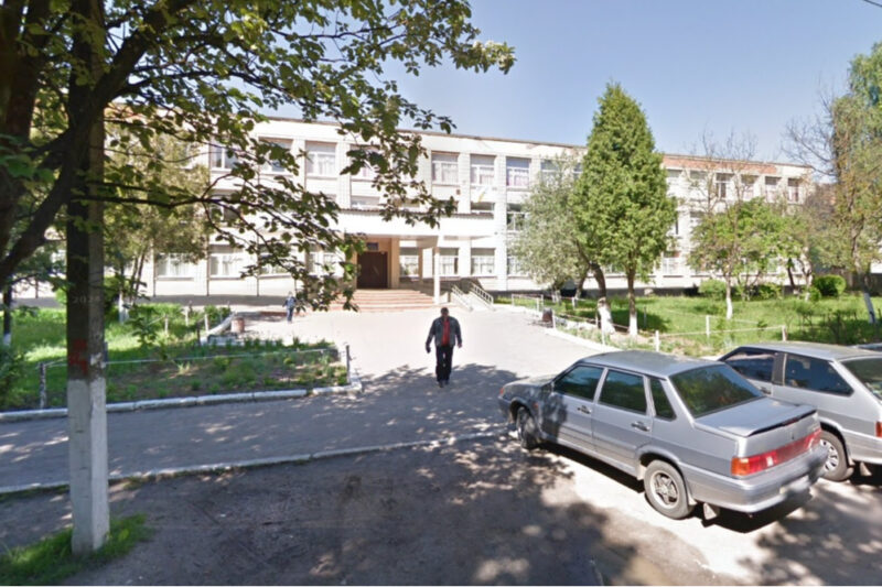 Суд відмовив у знесенні будинку біля вінницької школи