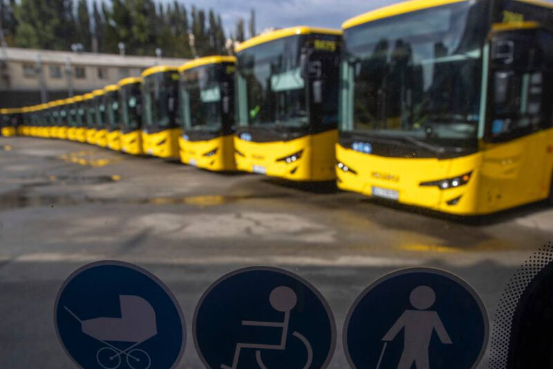 Київ отримав 30 нових автобусів: що відомо?