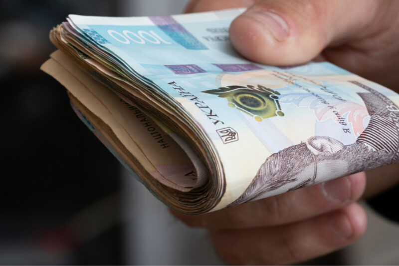 Середня зарплата в Україні у вересні 2025 року