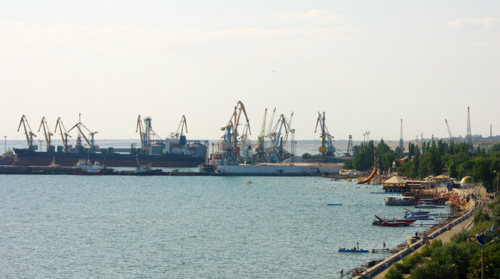 В Бердянську росіяни відкривають новий пункт пропуску