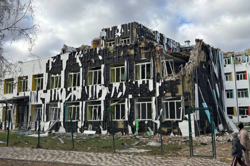 Російські війська зруйнували ліцей у Чугуєві