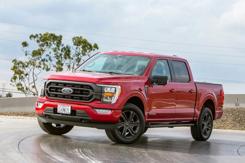 Топ-автомобілі США 2025: Ford F-Series знову лідирує