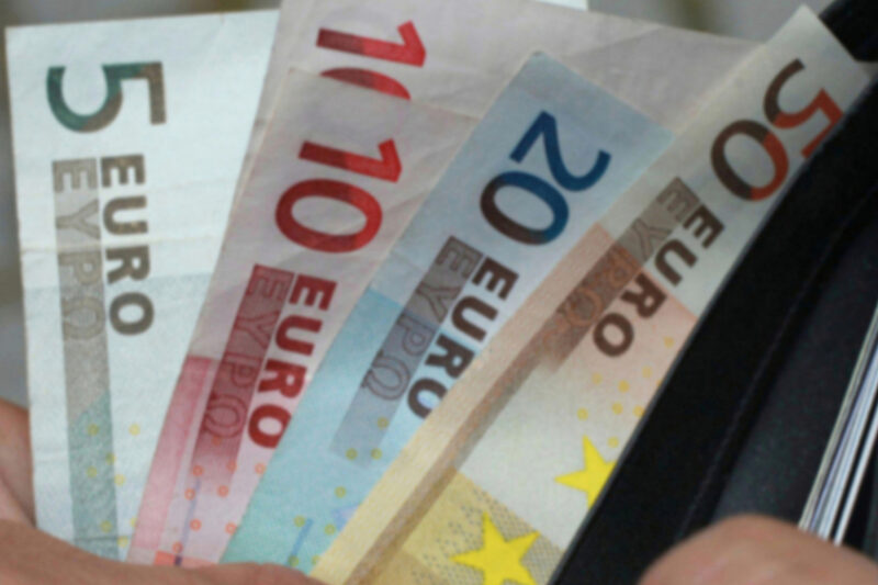 Курс євро та долара до гривні на 2 жовтня 2023 року