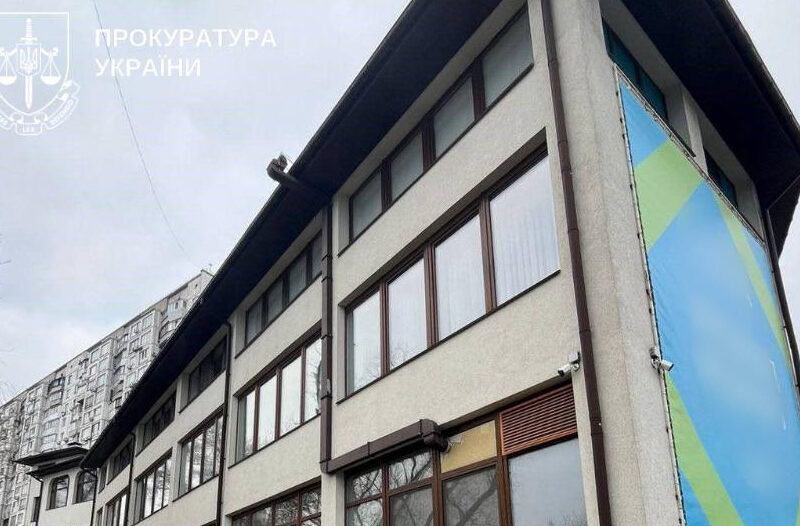 Киянину повідомлено про підозру за самовільне будівництво