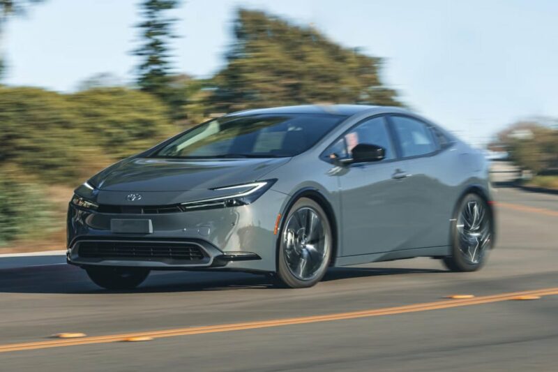 Гібридні Toyota на зрідженому газі: переваги та особливості