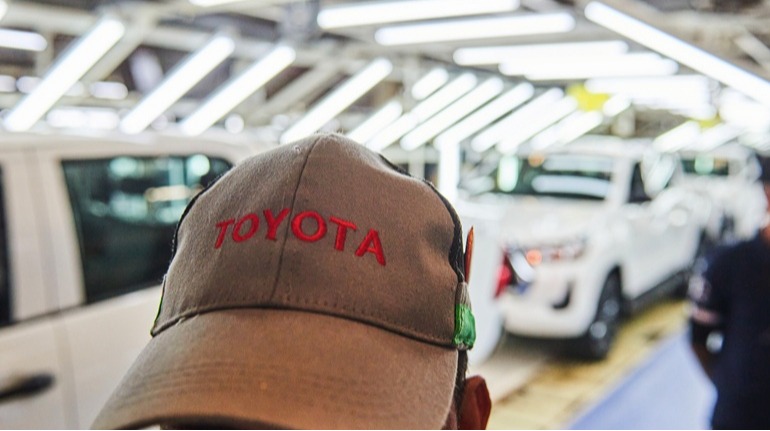Toyota зберегла рекордні продажі у першій половині року