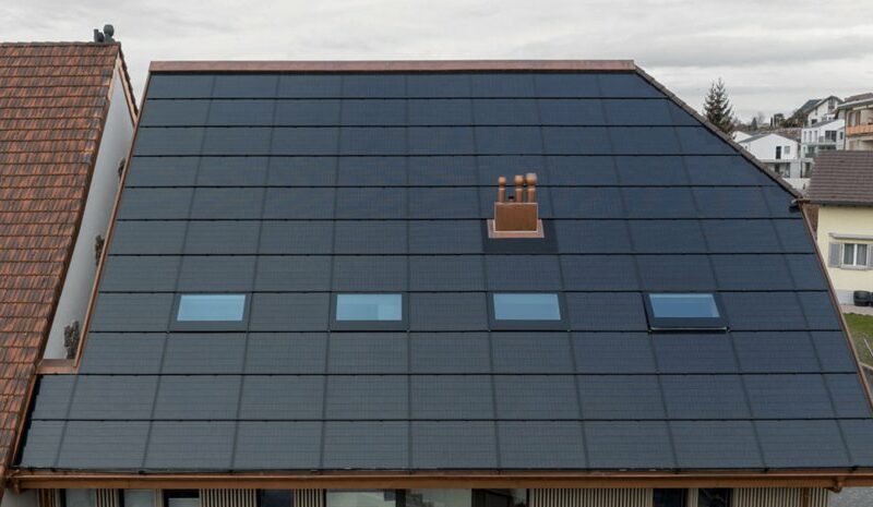 Megasol представила нову чорну сонячну панель