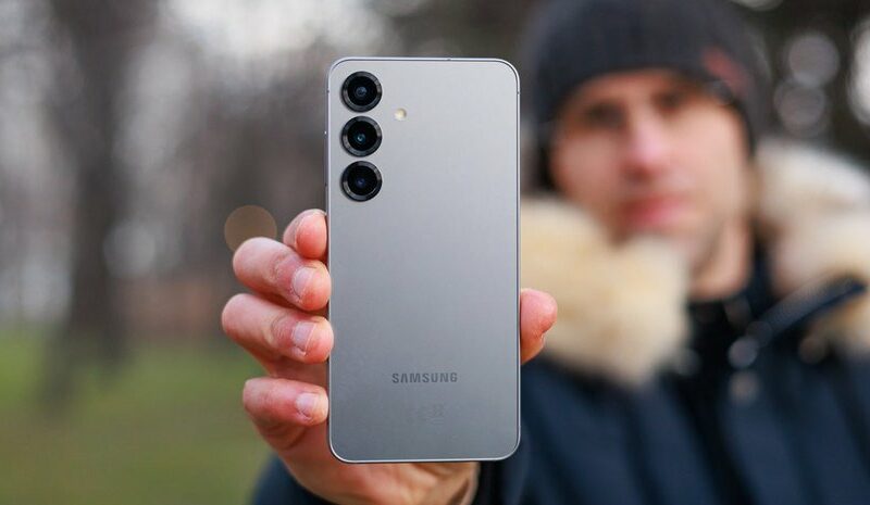 Samsung затримує оновлення One UI 8.5 для Galaxy S25