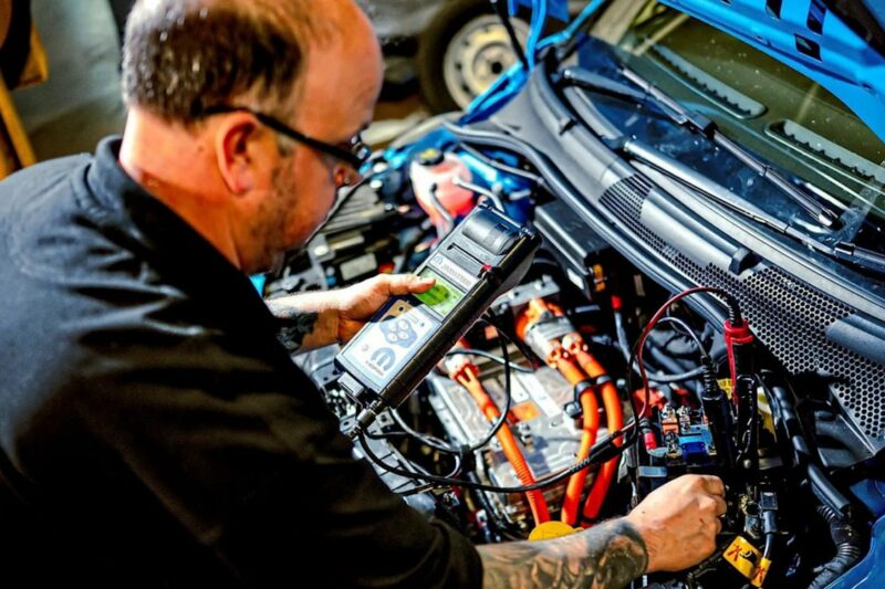 Задоволеність власників електромобілів знизилась