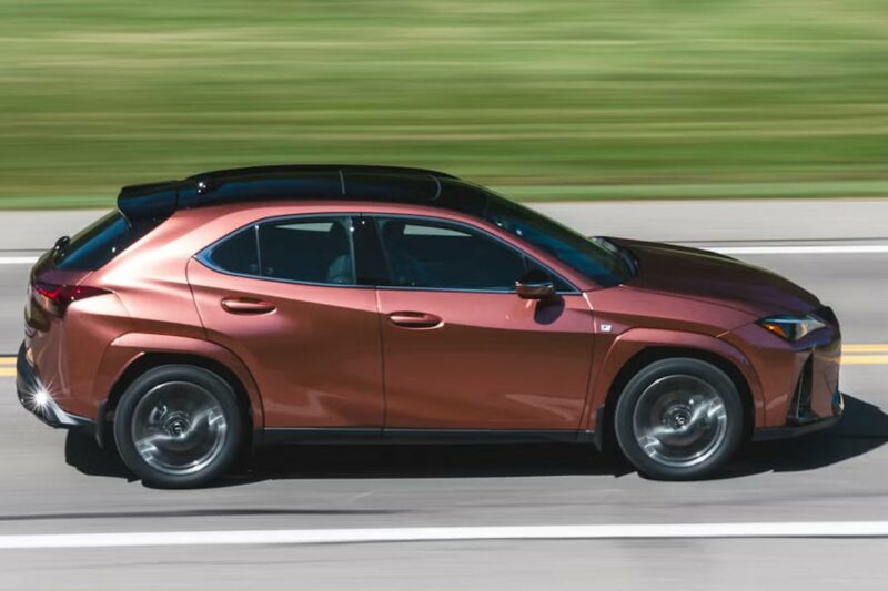 Lexus UX 300h 2025: надійний гібридний кросовер