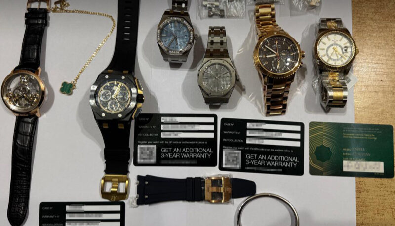 Контрабандні годинники та прикраси на 12,4 млн грн