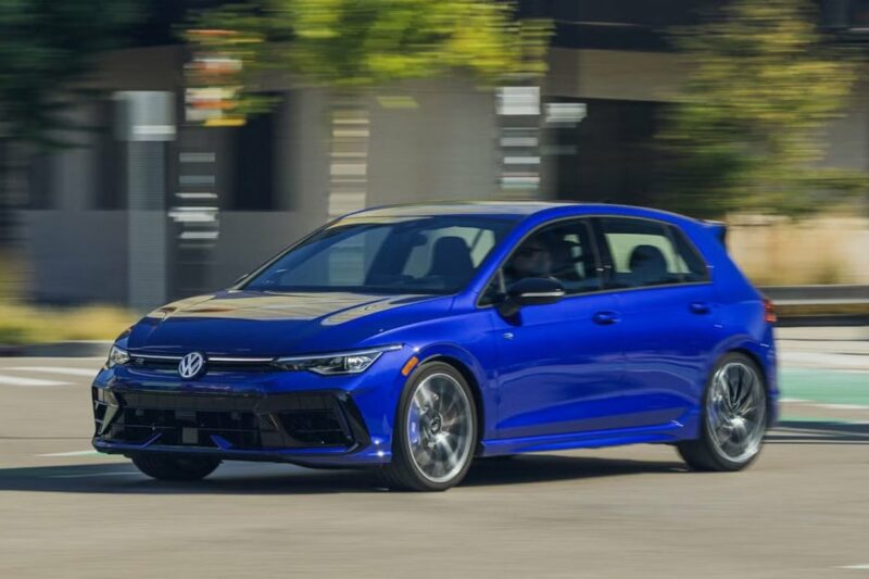 Volkswagen Golf визнано найкращим автомобілем 2026 року