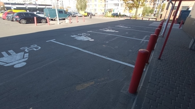 Паркування для авто з дітьми: новий закон Верховної Ради
