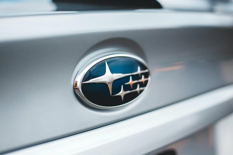 Логотип Subaru: символіка та історія компанії