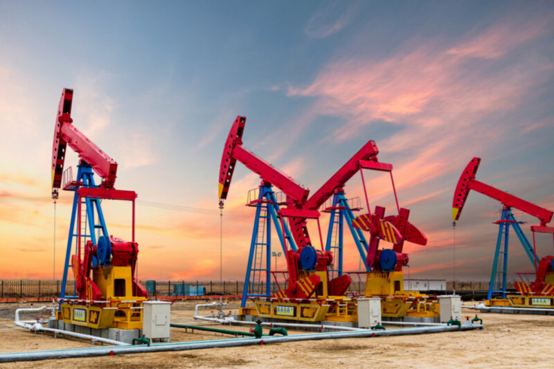 Ціни на нафту знижуються на тлі зустрічі Трампа і Путіна