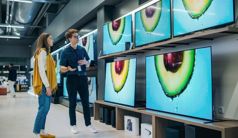 Ціни на OLED-телевізори можуть знизитися до 2026 року