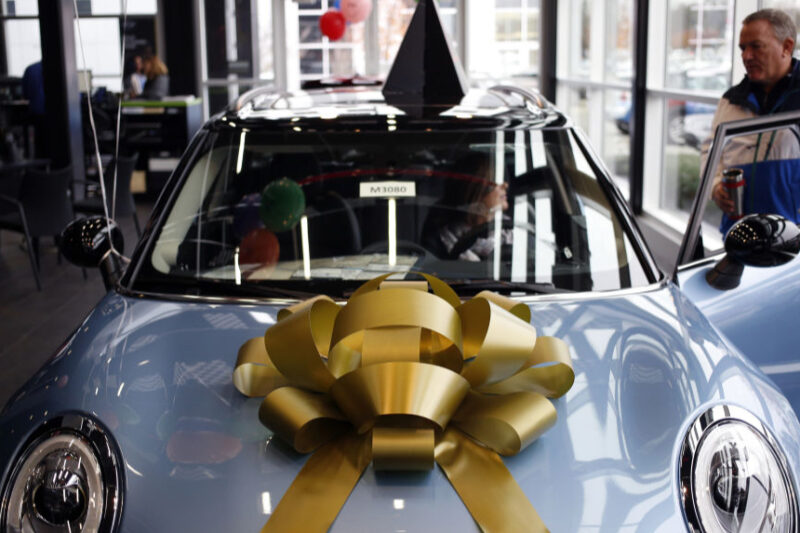 В Україні подарували 9686 легкових автомобілів у 2025 році