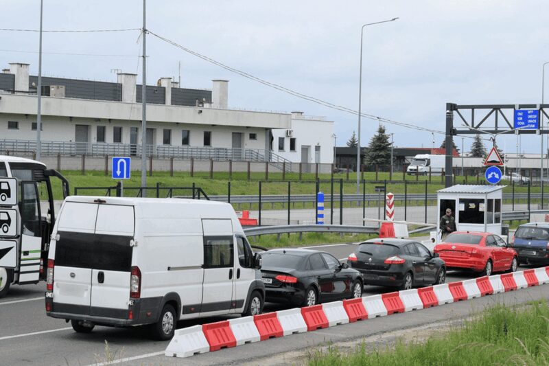 Черги на кордонах України 2 листопада: що відомо?