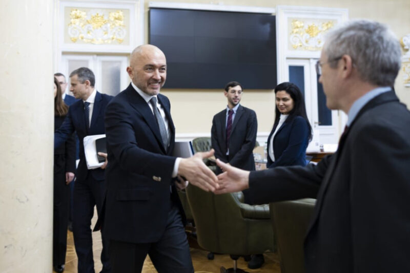 Обговорення нової програми фінансування в Україні