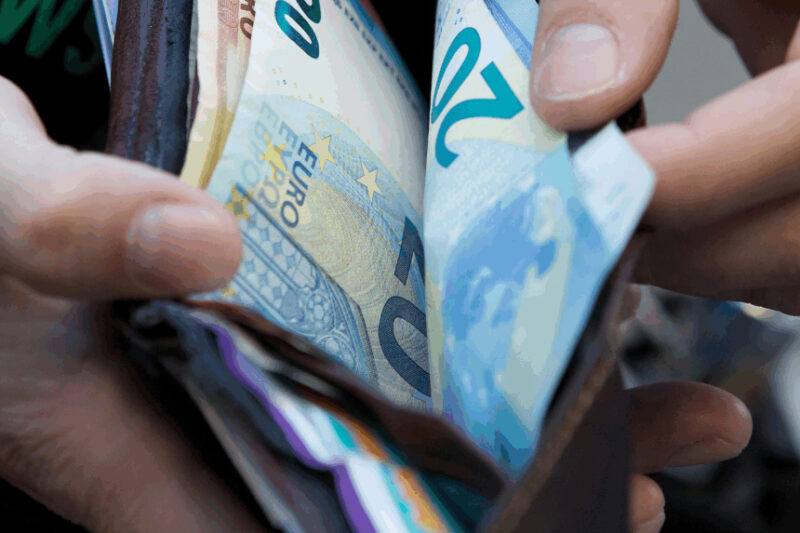 Мінфін України залучив 64,7 млрд грн через ОВДП у жовтні