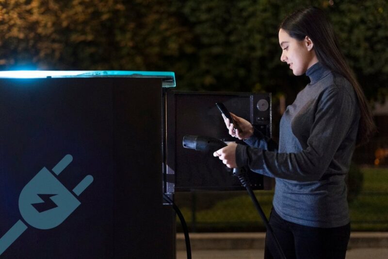 Кібератаки на зарядні станції електромобілів в Європі