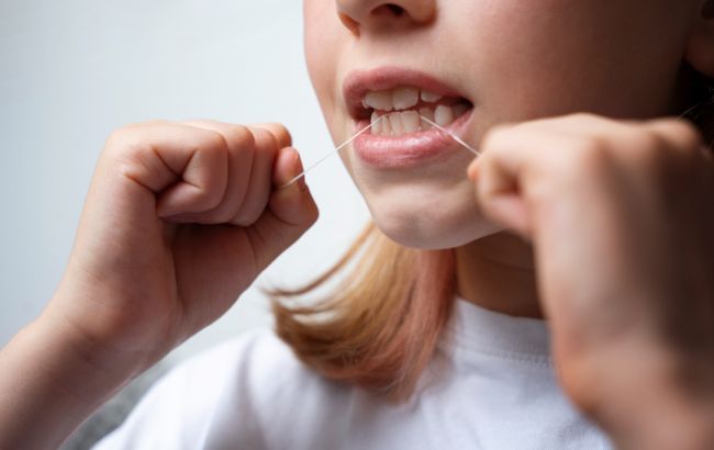 Зубна нитка: індикатор здоров’я ротової порожнини