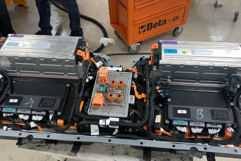 Скільки служать акумулятори плагін-гібридів?