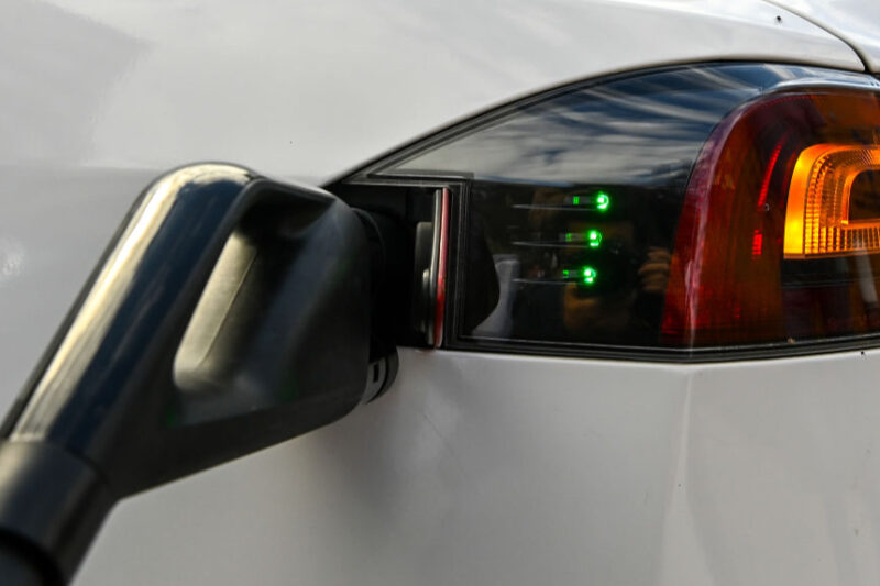 В Україні у жовтні зареєстровано 10,5 тис. електромобілів