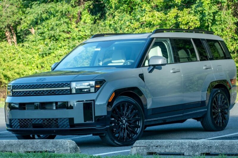 Hyundai Santa Fe: Кросовер року 2025 за версією Carwow