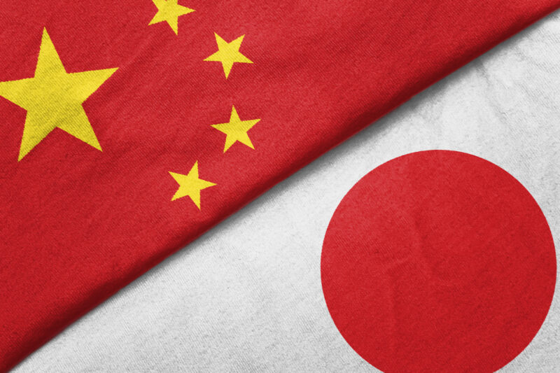 Китай заборонив імпорт японських морепродуктів