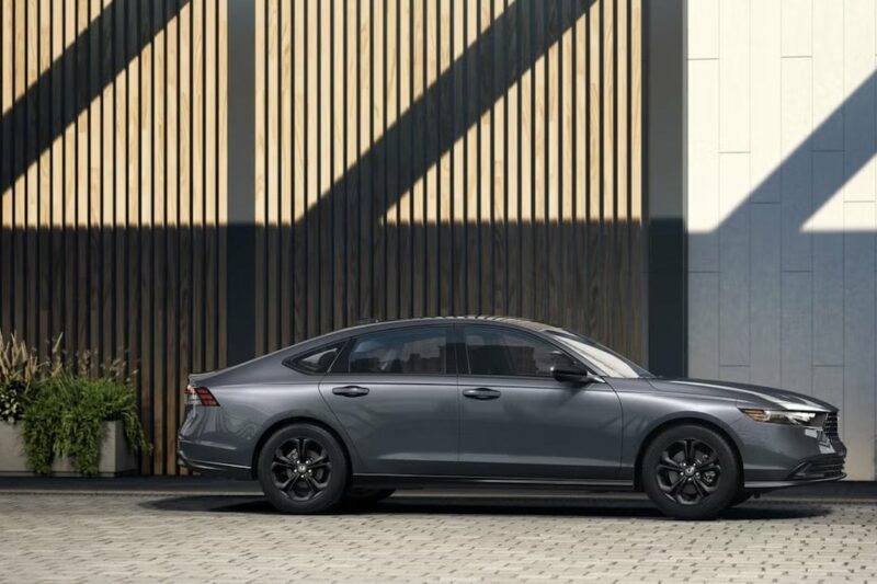 Honda Accord 2025: надійний бестселер серед седанів
