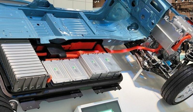 Новий твердотільний акумулятор: безпечніше та дешевше