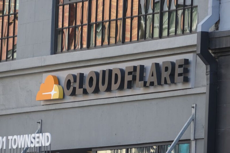 Глобальний збій у Cloudflare: проблеми з доступом до сайтів