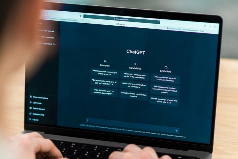 Жінка заощадила тисячі доларів завдяки ШІ